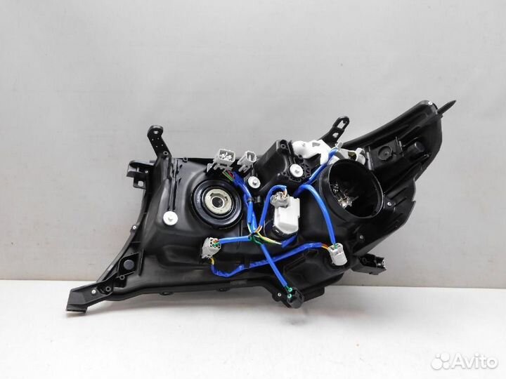 Фара правая Toyota Land Cruiser