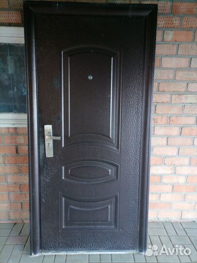 Дверь входная металлическая правая бу