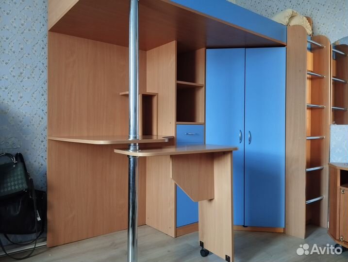 Детский уголок с кроватью