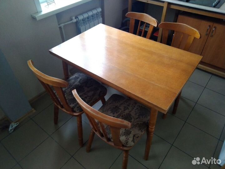 Стол обеденный со стульями