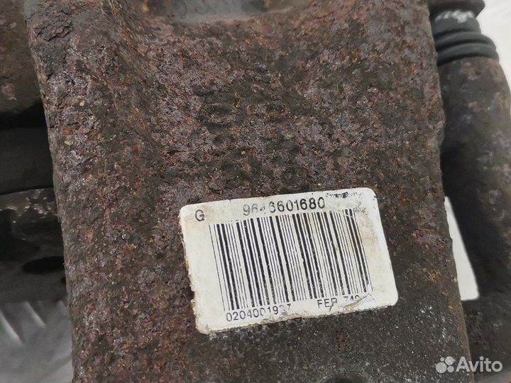 Суппорт передний левый для Peugeot-Citroen C5 1