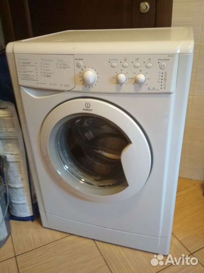 Дверь люка Indesit IWC6105