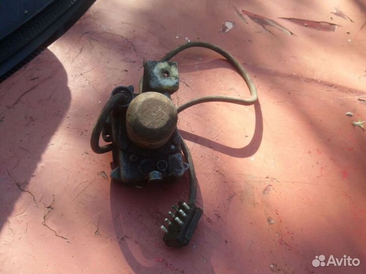 Моторчик круиз-контроля на Мерседес W124