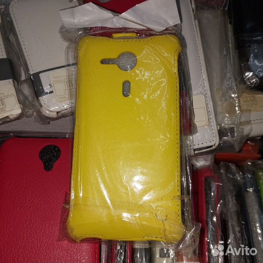 Чехол -книжка на телефон, новый