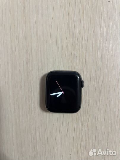 Часы apple watch se 44 mm nike