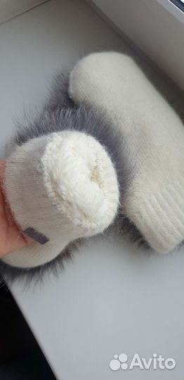 Варежки женские