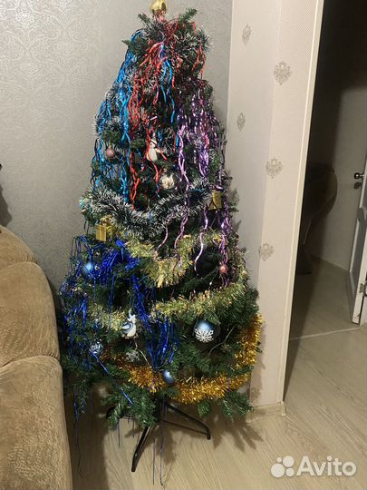 Ель искуственная 180 с украшениями