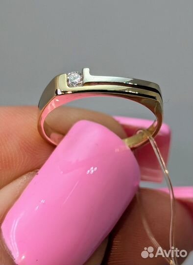 Золотое кольцо с бриллиантом 15,5 размер жел зол