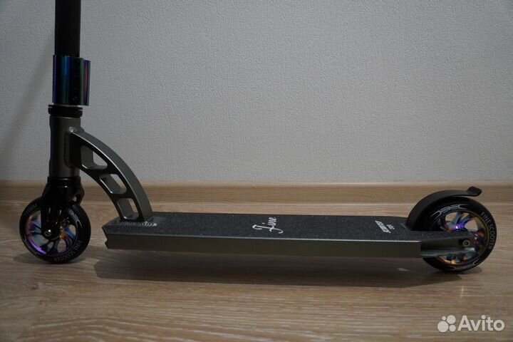 Самокат трюковый фирменный новый