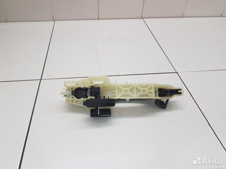 Ручка двери наружная задняя левая (Genesis G80 I)