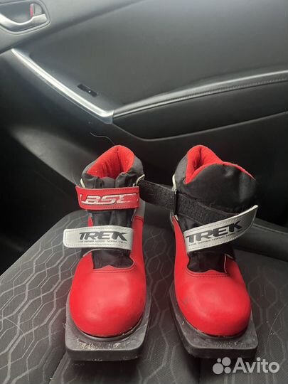 Лыжные ботинки