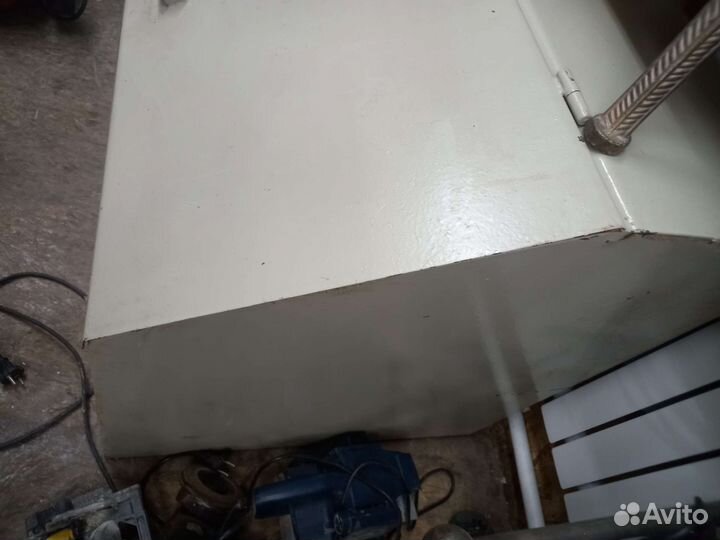 Металлический ящик