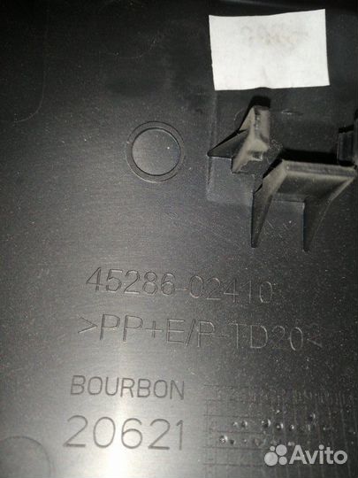 Кожух рулевой колонки Toyota Corolla E180