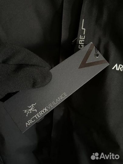 Ветровка Arcteryx gore-tex S-XXL на руках