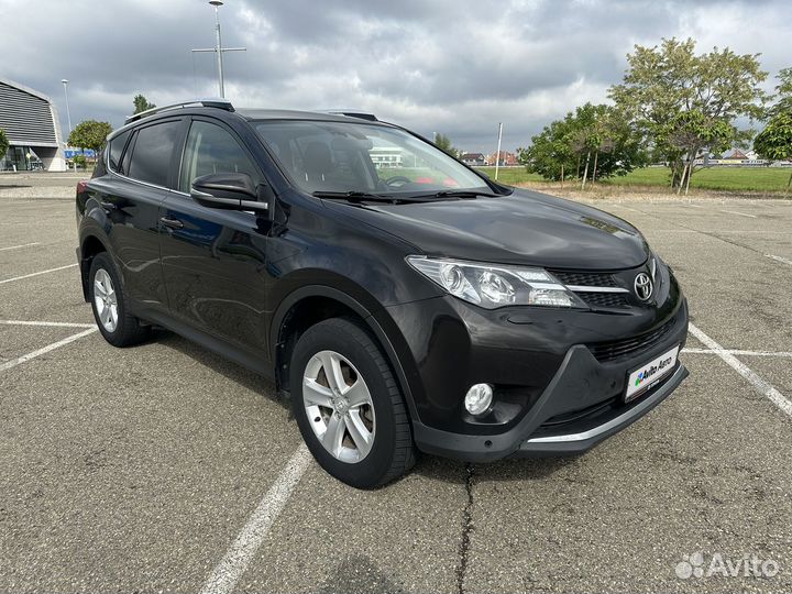 Toyota RAV4 2.2 AT, 2015, 140 000 км