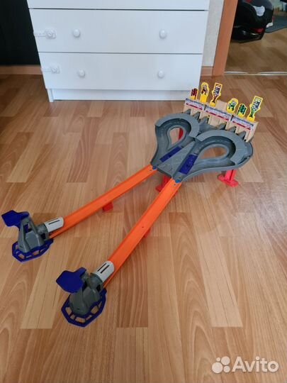 Трек для машинок hot wheels