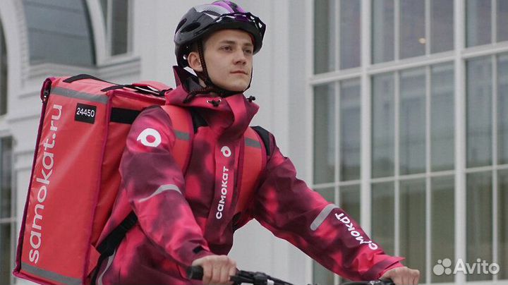 Курьер доставки Самокат
