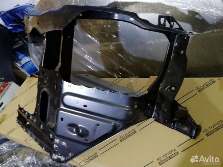 Суппорт фары левый Toyota Land Cruiser 200