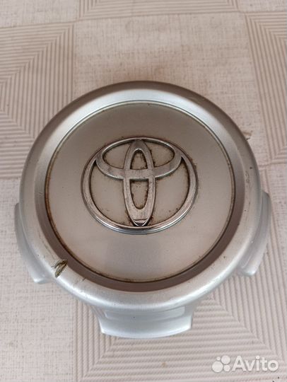 Колпак ступицы Toyota Land Cruiser