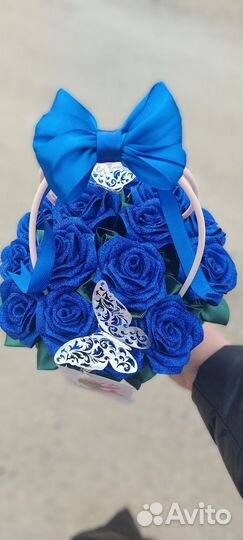 Розы из атласных лент