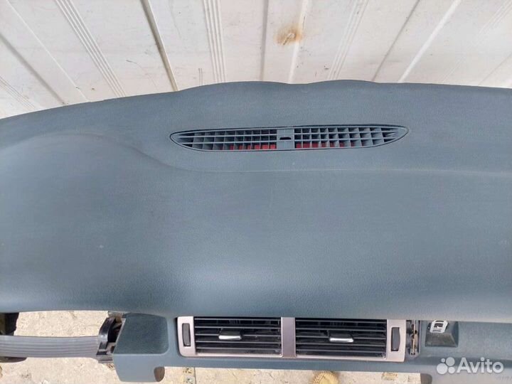 Передняя панель салона Audi A6 С5