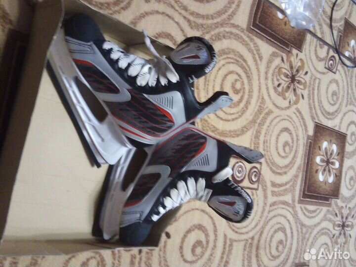 Хоккейные коньки модель pilot