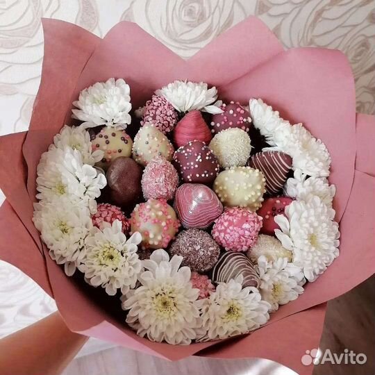 Сладкий подарок,букеты,клубника в шоколаде