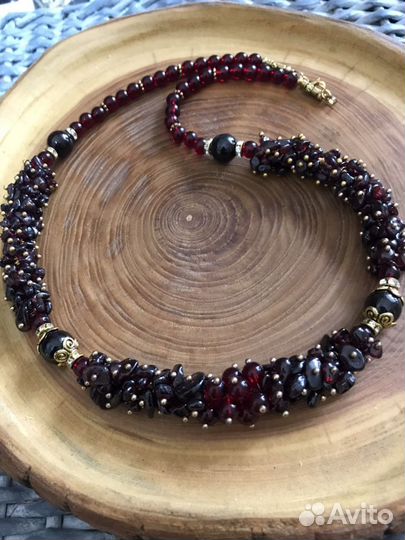 Колье из граната