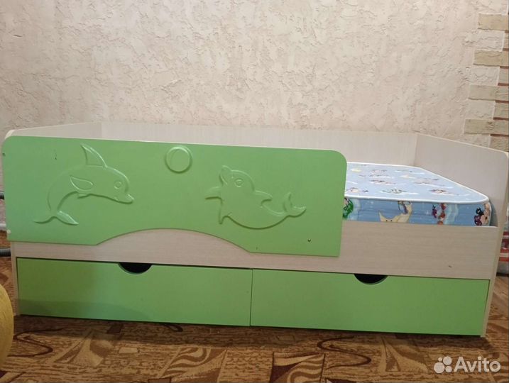 Детская кровать с матрасом