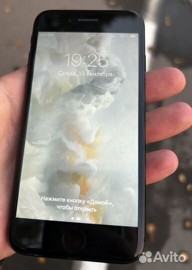 Телефон iPhone 7