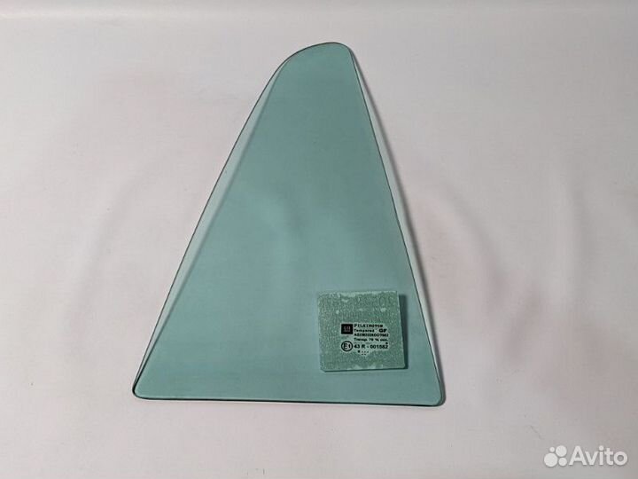 Стекло форточка заднее правое Opel Astra H