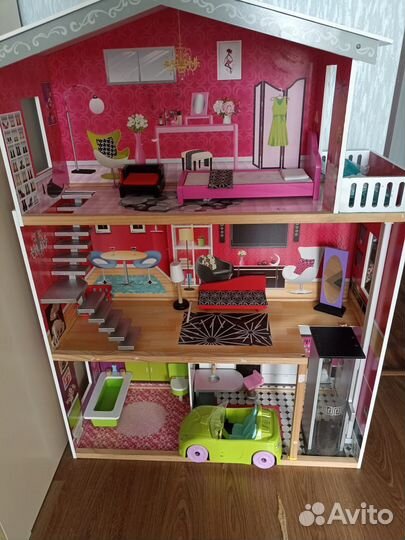 Кукольный домик с мебелью