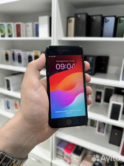 iPhone SE, 64 ГБ