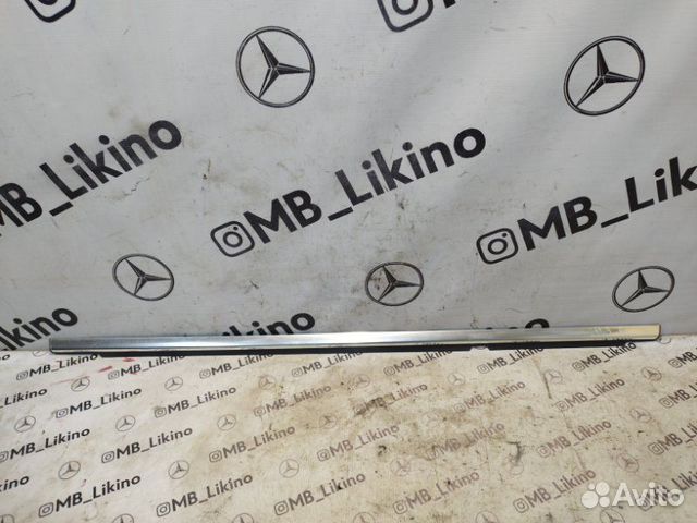 Накладка стекла двери задняя правая Mercedes
