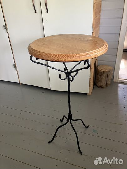 Столик кованный журнальный
