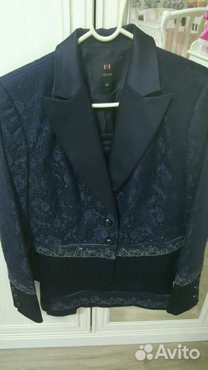 Женский костюм