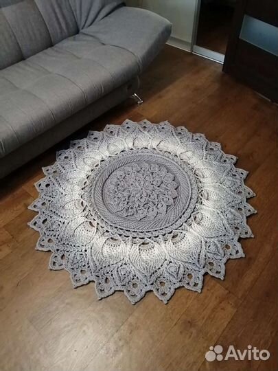 Вязаный ажурный ковёр, ковер 120 см ручной работы