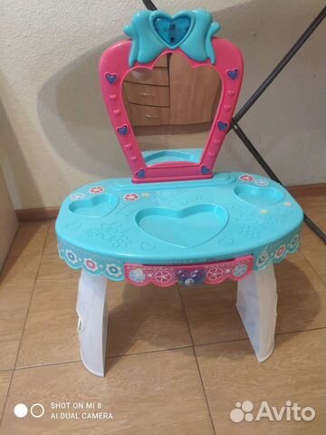 Детский туалетный столик