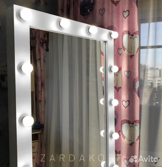 Гримерное зеркало с подсветкой