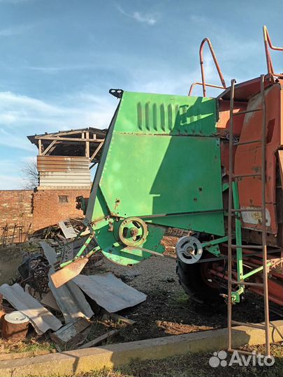 Комбайн Ростсельмаш Дон 1500, 2000