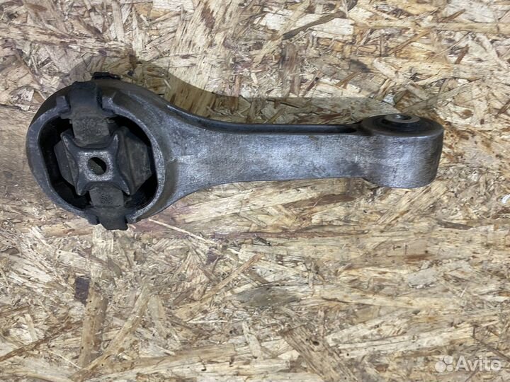 Опора кпп Skoda Fabia 2 07-15