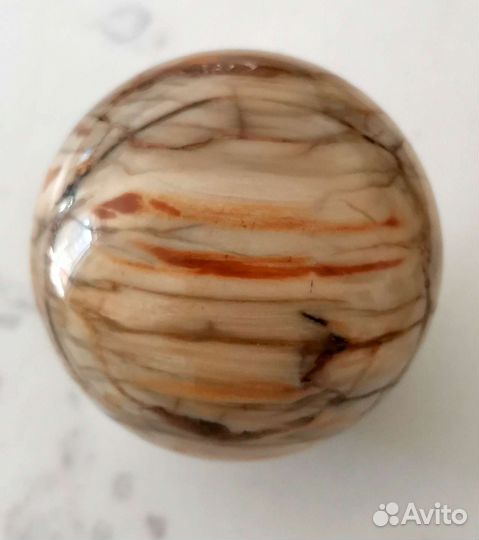 Шар из природного камня. Окаменелое дерево