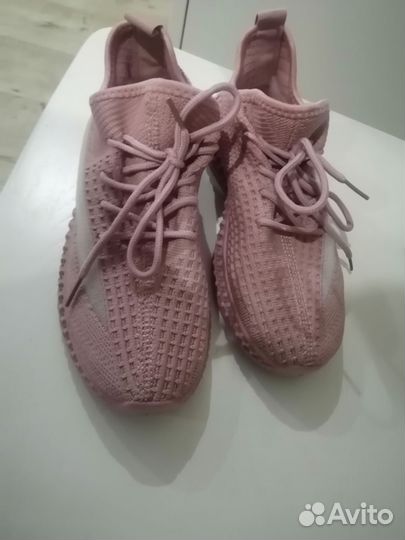 Кроссовки женские 37 размер