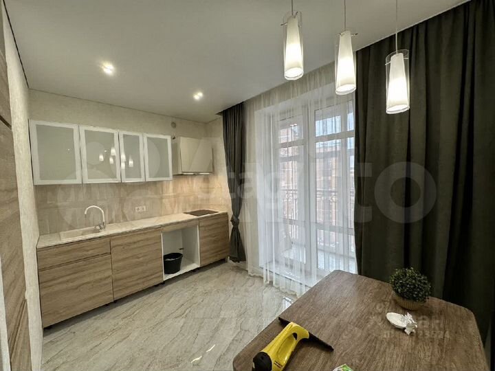 2-к. квартира, 43 м², 7/17 эт.