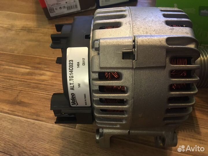 Генератор Valeo 14v 140 a (439608)