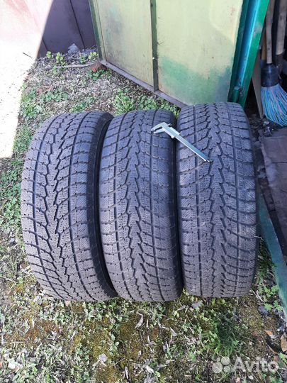 Toyo Tranpath S/U 235/65 R17