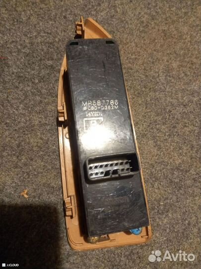 Блок упр. стеклоподьемниками на mitsubishi colt Z2