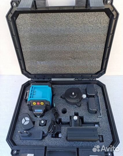 Аккумуляторный лазерный уровень Makita 4D (Арт.271