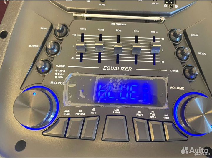 Огромная блютуз колонка