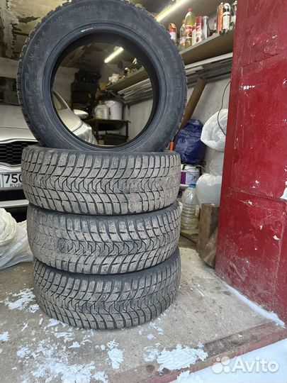Michelin X-Ice North 3 205/55 R16 24L